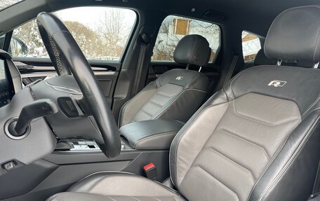 Volkswagen Touareg III, 2019 год, 4 850 000 рублей, 15 фотография