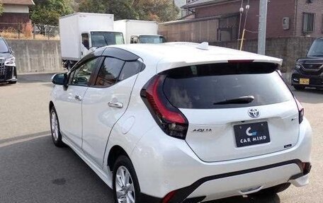 Toyota Aqua, 2024 год, 1 200 000 рублей, 3 фотография