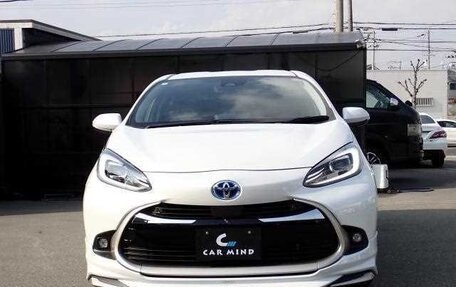 Toyota Aqua, 2024 год, 1 200 000 рублей, 7 фотография