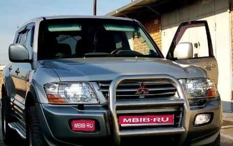 Mitsubishi Pajero III рестайлинг, 2002 год, 890 000 рублей, 1 фотография