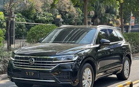 Volkswagen Touareg III, 2023 год, 6 200 000 рублей, 2 фотография