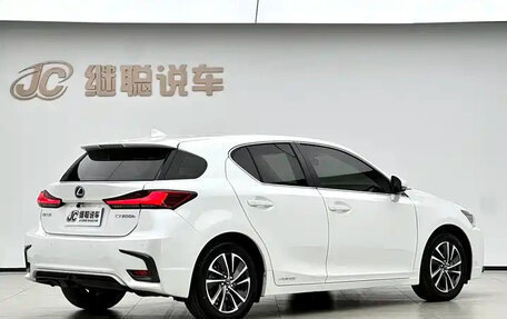 Lexus CT I рестайлинг, 2021 год, 1 899 000 рублей, 3 фотография