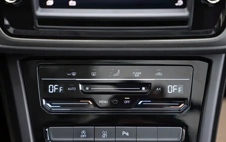 Volkswagen Touran III, 2021 год, 1 650 000 рублей, 9 фотография