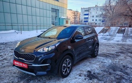 KIA Sportage IV рестайлинг, 2020 год, 2 200 000 рублей, 2 фотография