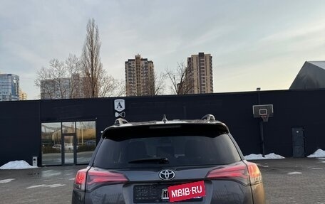 Toyota RAV4, 2018 год, 1 150 000 рублей, 2 фотография