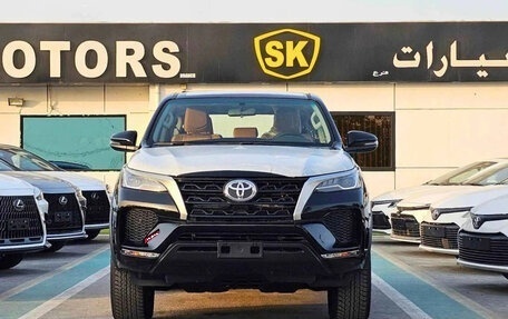 Toyota Fortuner II, 2025 год, 4 550 000 рублей, 2 фотография