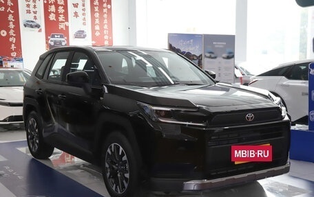 Toyota RAV4, 2025 год, 4 650 000 рублей, 2 фотография