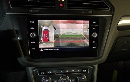 Volkswagen Tiguan II, 2019 год, 3 050 000 рублей, 27 фотография