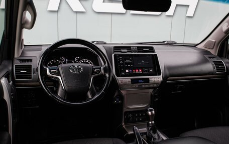 Toyota Land Cruiser Prado 150 рестайлинг 2, 2018 год, 4 190 000 рублей, 7 фотография
