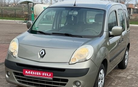 Renault Kangoo II рестайлинг, 2008 год, 820 000 рублей, 2 фотография