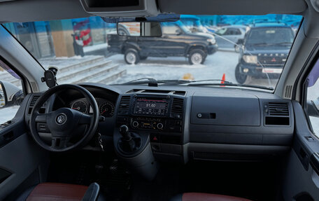 Volkswagen Caravelle T5, 2013 год, 1 520 000 рублей, 17 фотография