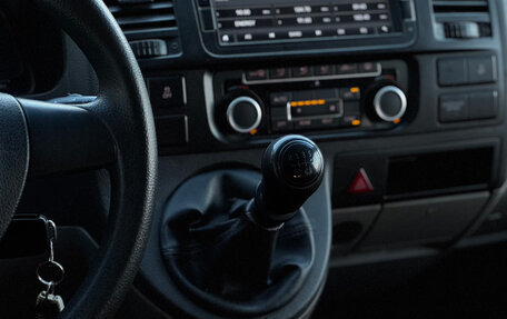 Volkswagen Caravelle T5, 2013 год, 1 520 000 рублей, 27 фотография