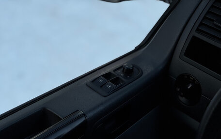 Volkswagen Caravelle T5, 2013 год, 1 520 000 рублей, 24 фотография