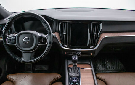 Volvo S60 III, 2020 год, 3 370 000 рублей, 13 фотография