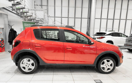 Renault Sandero II рестайлинг, 2016 год, 799 000 рублей, 5 фотография