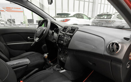 Renault Sandero II рестайлинг, 2016 год, 799 000 рублей, 13 фотография