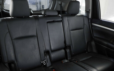 Toyota Highlander III, 2014 год, 2 599 000 рублей, 26 фотография