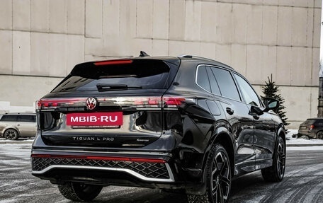 Volkswagen Tiguan, 2024 год, 4 699 000 рублей, 7 фотография