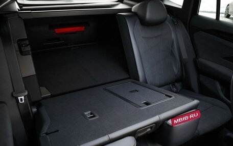 Volkswagen Tiguan, 2024 год, 4 699 000 рублей, 35 фотография