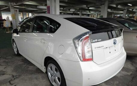 Toyota Prius, 2013 год, 900 000 рублей, 5 фотография