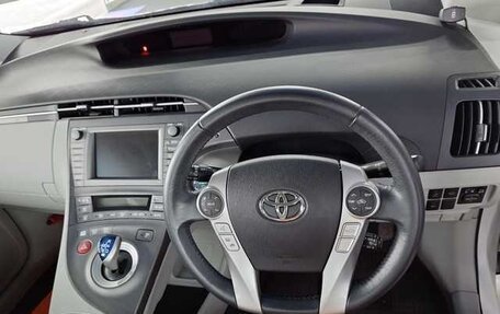 Toyota Prius, 2013 год, 900 000 рублей, 7 фотография