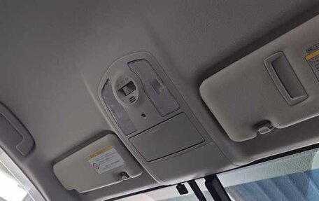 Toyota Prius, 2013 год, 900 000 рублей, 9 фотография