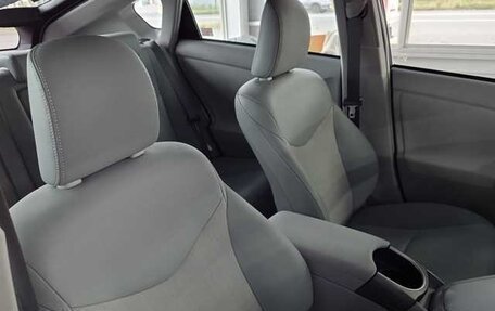 Toyota Prius, 2013 год, 900 000 рублей, 10 фотография