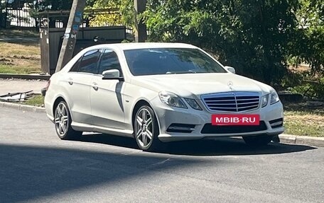 Mercedes-Benz E-Класс, 2011 год, 1 850 000 рублей, 2 фотография