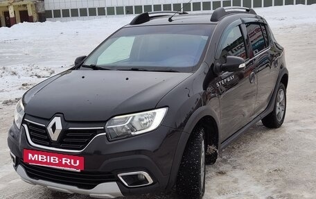 Renault Sandero II рестайлинг, 2020 год, 975 000 рублей, 2 фотография