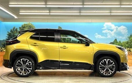 Toyota Yaris Cross, 2023 год, 1 450 000 рублей, 3 фотография