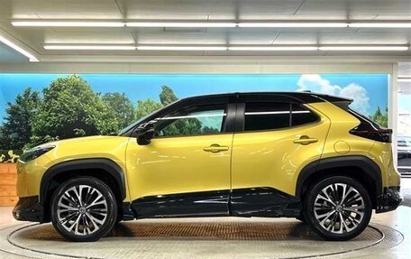 Toyota Yaris Cross, 2023 год, 1 450 000 рублей, 4 фотография