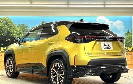 Toyota Yaris Cross, 2023 год, 1 450 000 рублей, 5 фотография