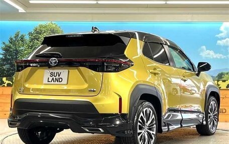 Toyota Yaris Cross, 2023 год, 1 450 000 рублей, 7 фотография