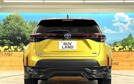 Toyota Yaris Cross, 2023 год, 1 450 000 рублей, 6 фотография