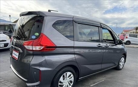 Honda Freed II, 2017 год, 1 190 000 рублей, 4 фотография