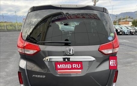 Honda Freed II, 2017 год, 1 190 000 рублей, 5 фотография