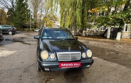 Mercedes-Benz E-Класс, 1997 год, 530 000 рублей, 3 фотография