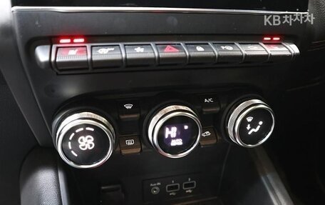 Renault Captur II, 2021 год, 1 650 000 рублей, 12 фотография