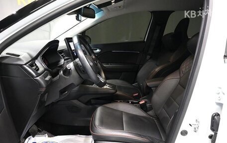 Renault Captur II, 2021 год, 1 650 000 рублей, 16 фотография