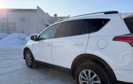 Toyota RAV4, 2019 год, 2 100 000 рублей, 12 фотография