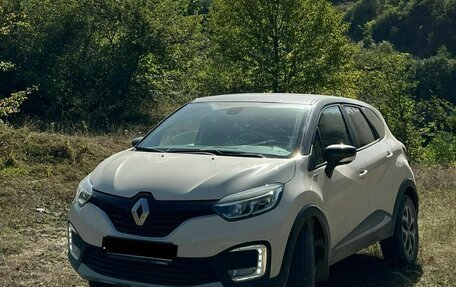 Renault Kaptur I рестайлинг, 2017 год, 1 600 000 рублей, 2 фотография