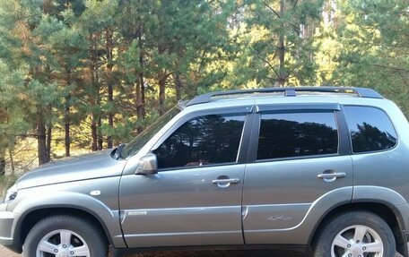 Chevrolet Niva I рестайлинг, 2017 год, 780 000 рублей, 3 фотография