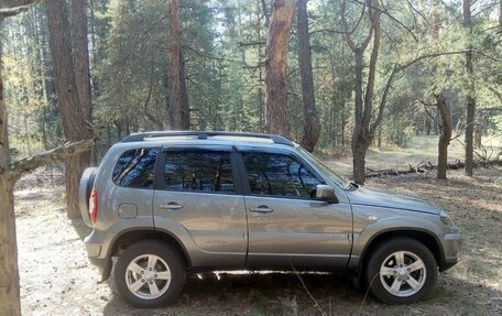 Chevrolet Niva I рестайлинг, 2017 год, 780 000 рублей, 4 фотография