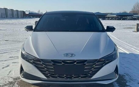 Hyundai Elantra, 2022 год, 1 500 000 рублей, 2 фотография