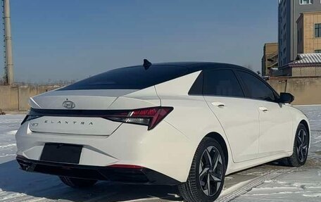 Hyundai Elantra, 2022 год, 1 500 000 рублей, 4 фотография
