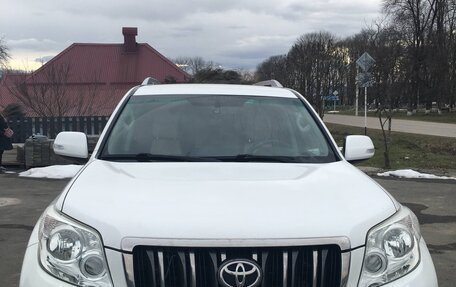 Toyota Land Cruiser Prado 150 рестайлинг 2, 2011 год, 2 700 000 рублей, 1 фотография