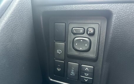 Toyota Land Cruiser Prado 150 рестайлинг 2, 2011 год, 2 590 000 рублей, 26 фотография