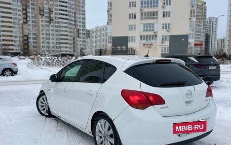 Opel Astra J, 2011 год, 550 000 рублей, 4 фотография