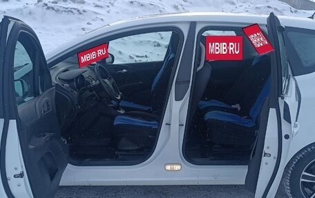 Opel Meriva, 2013 год, 800 000 рублей, 10 фотография