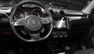 Suzuki Swift V, 2021 год, 1 990 000 рублей, 10 фотография